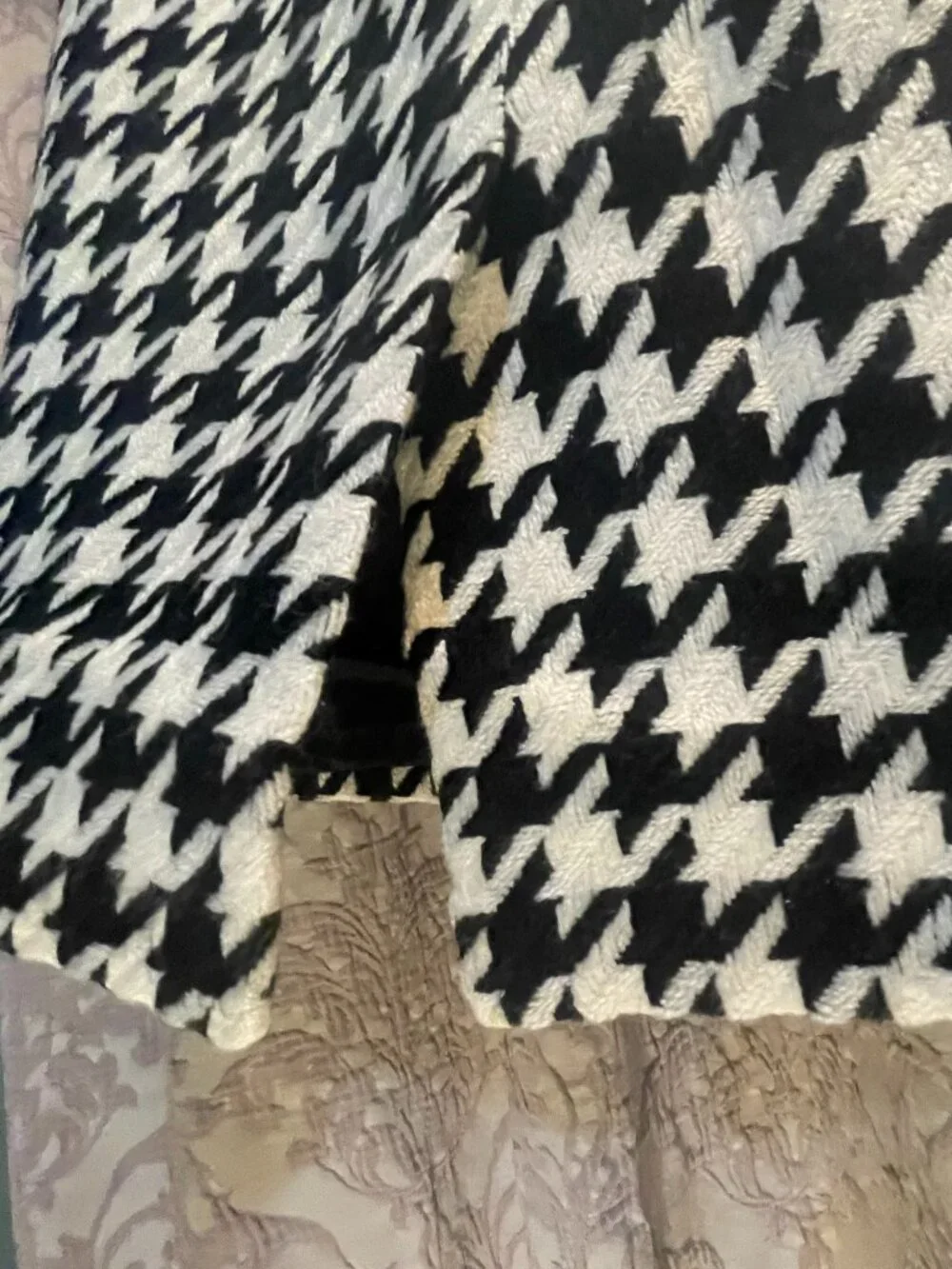 Women's Isaac Mizrahi Sz. 6 B&W Fully Lined Houndstooth Pencil Skirt